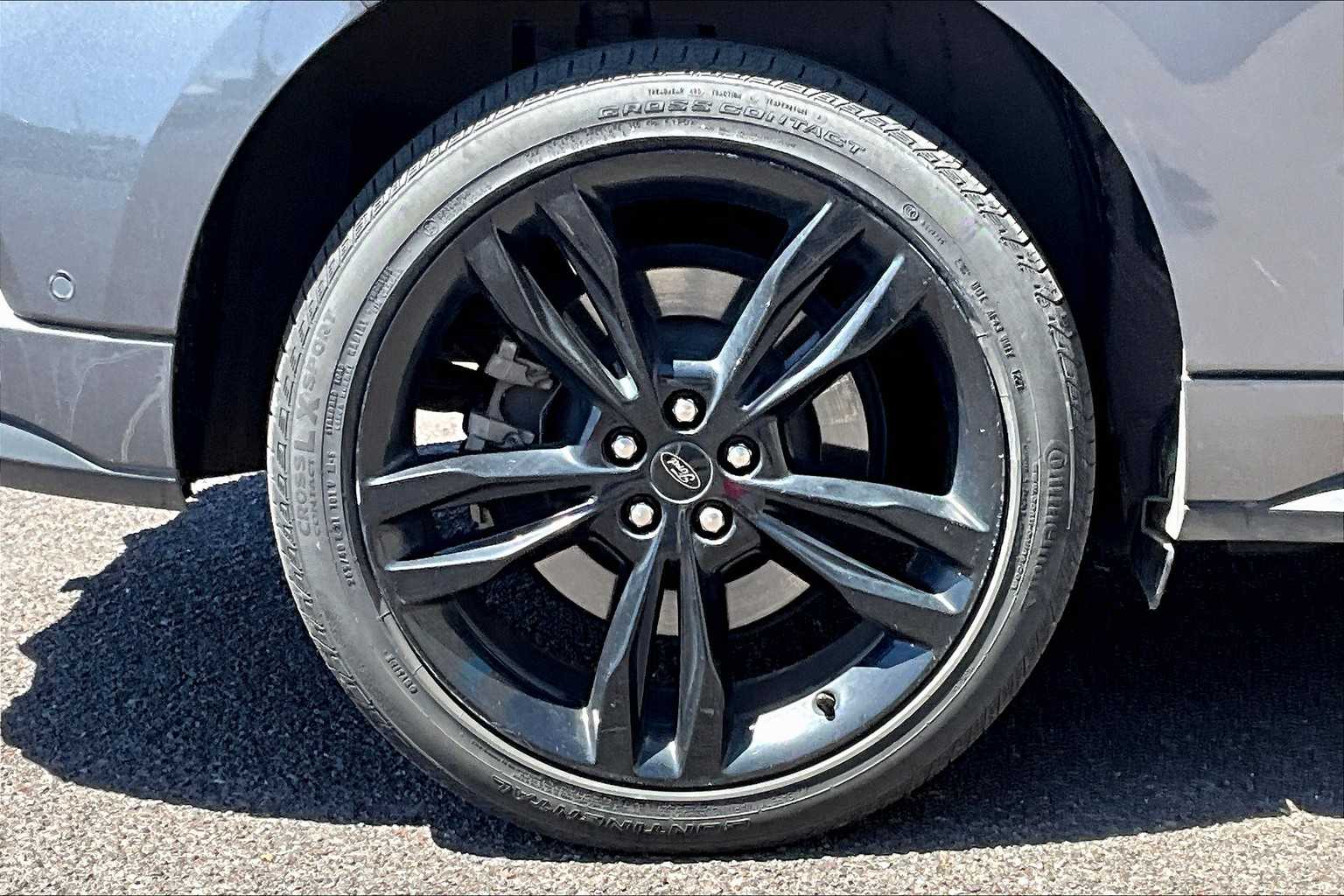 2022 Ford Edge ST 36