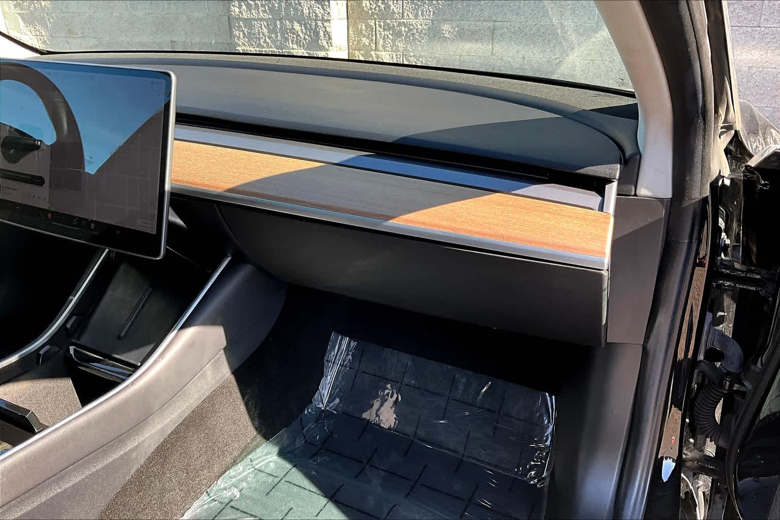 Thumbnail: 2018 Tesla Model 3 - 22