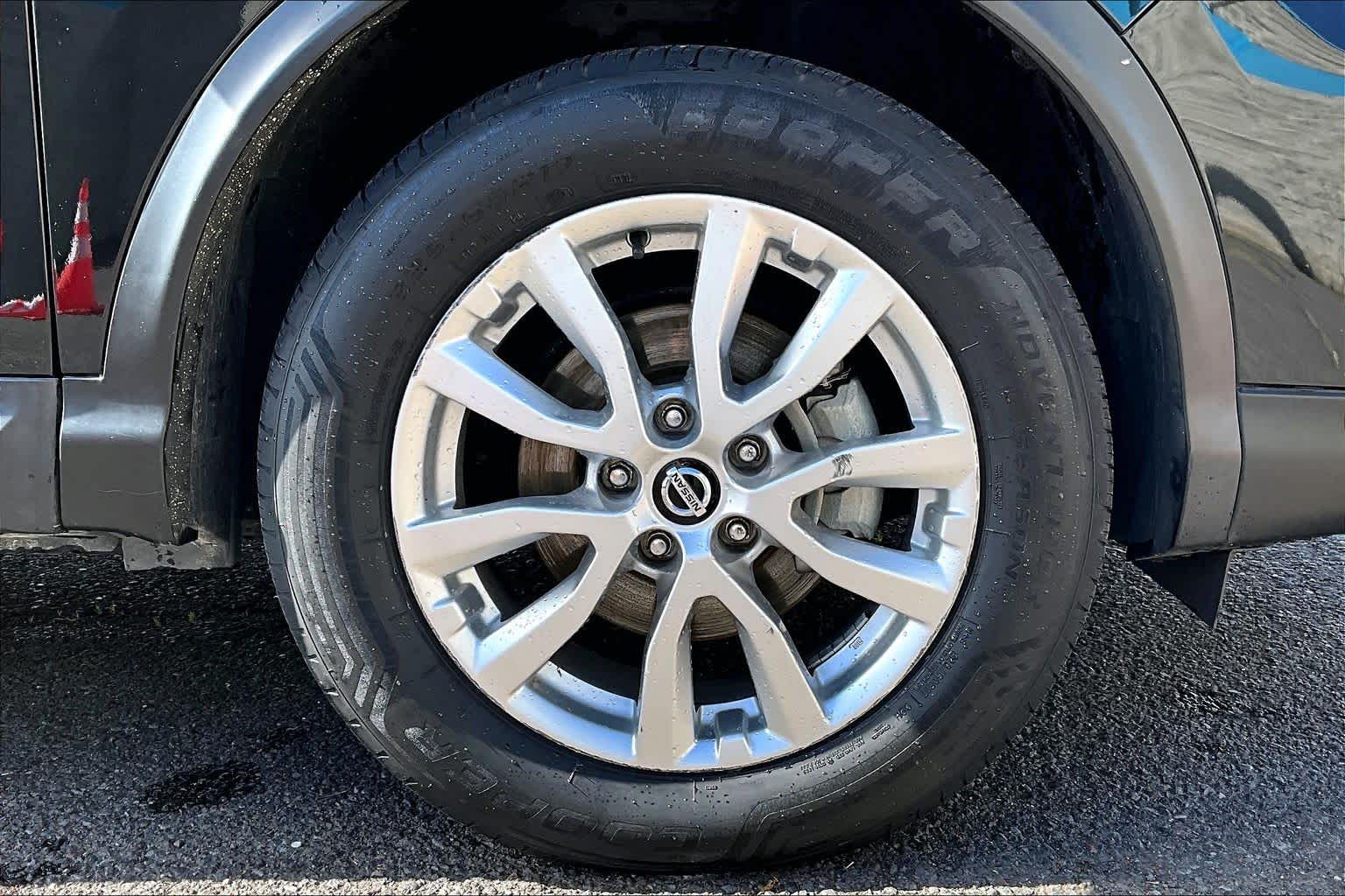 Thumbnail: 2021 Nissan Rogue Sport - 34