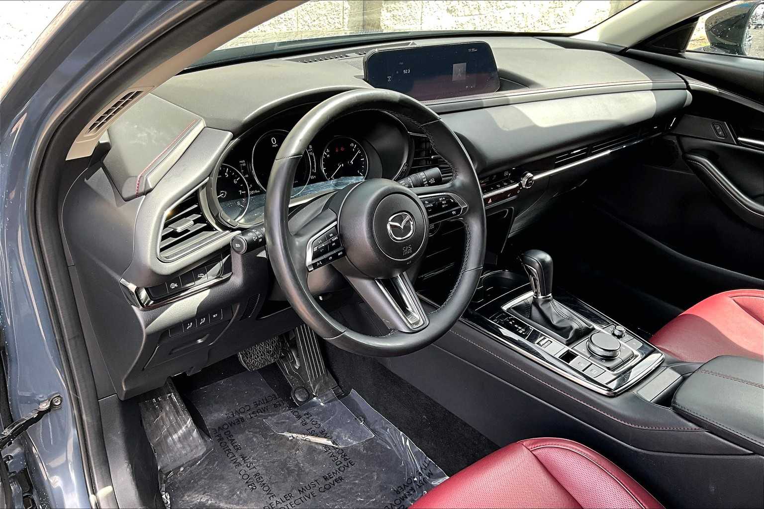 2024 Mazda CX-30 Carbon 2