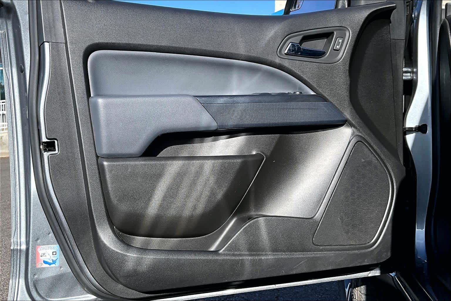 Thumbnail: 2021 Chevrolet Colorado - 27