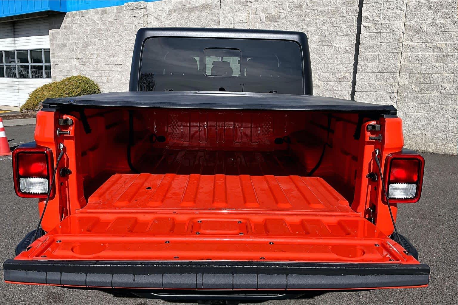 Thumbnail: 2020 Jeep Gladiator - 18