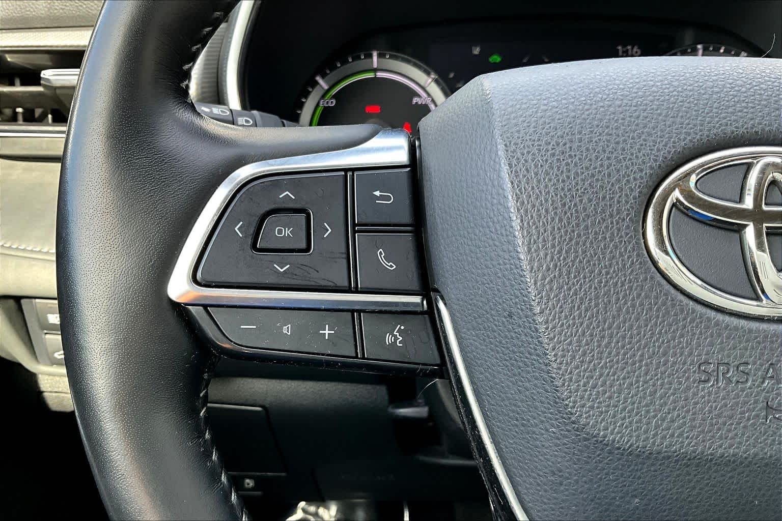 Thumbnail: 2021 Toyota Highlander - 24