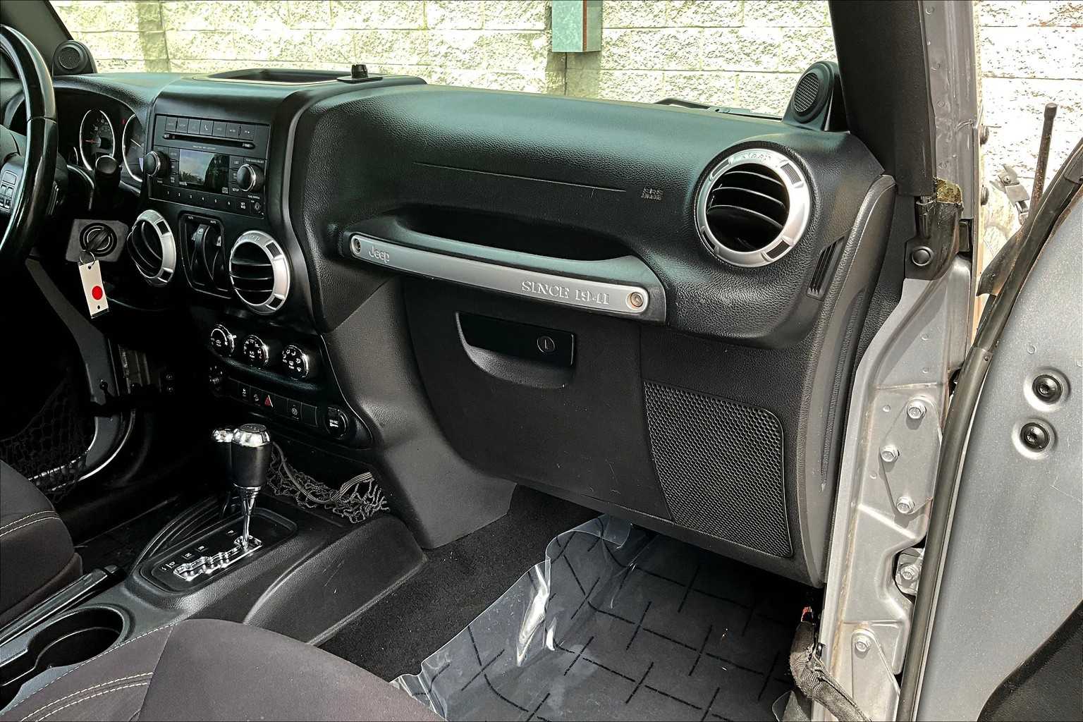 Thumbnail: 2013 Jeep Wrangler - 20