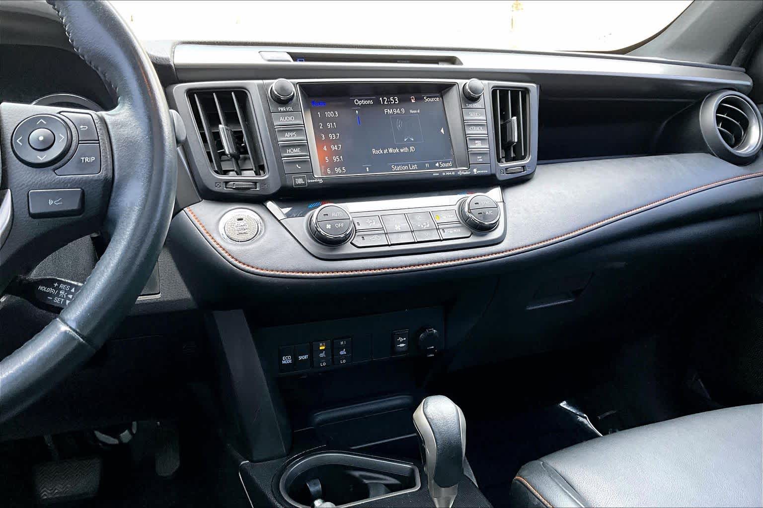 Thumbnail: 2016 Toyota RAV4 - 15