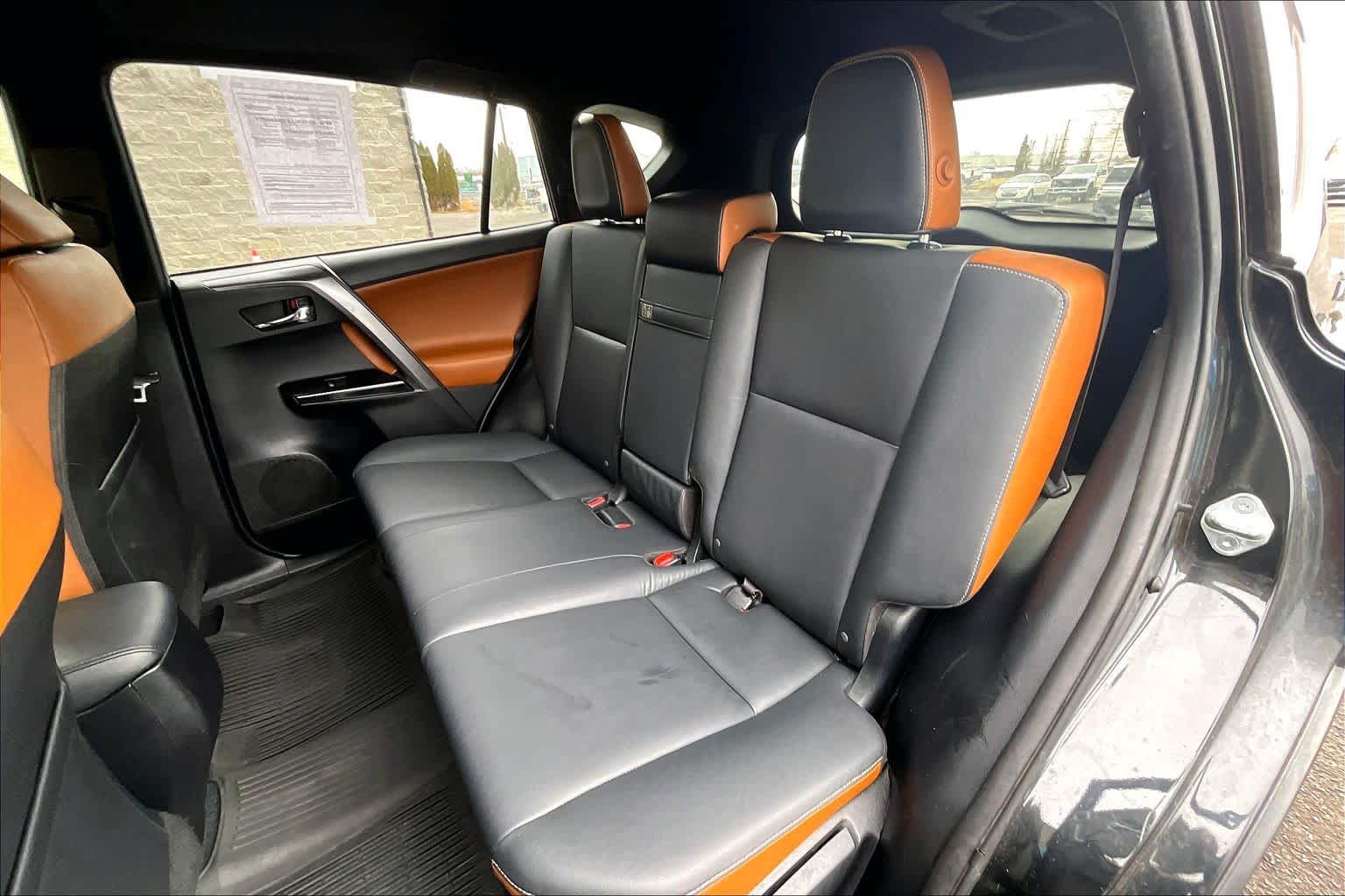 Thumbnail: 2017 Toyota RAV4 - 29