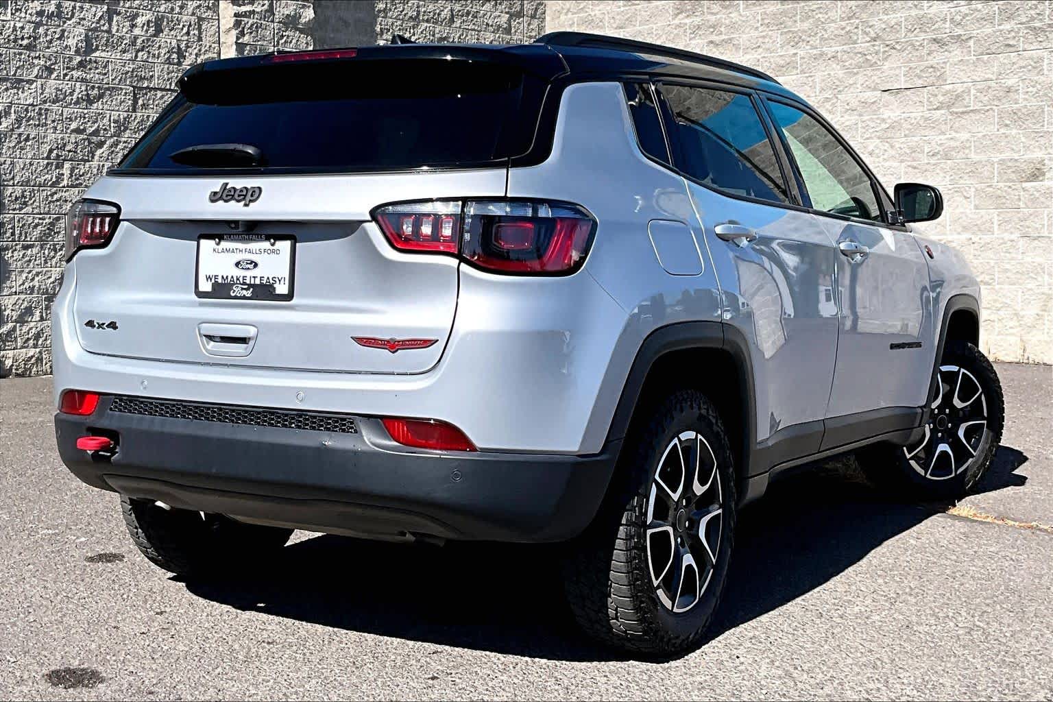Thumbnail: 2025 Jeep Compass - 22