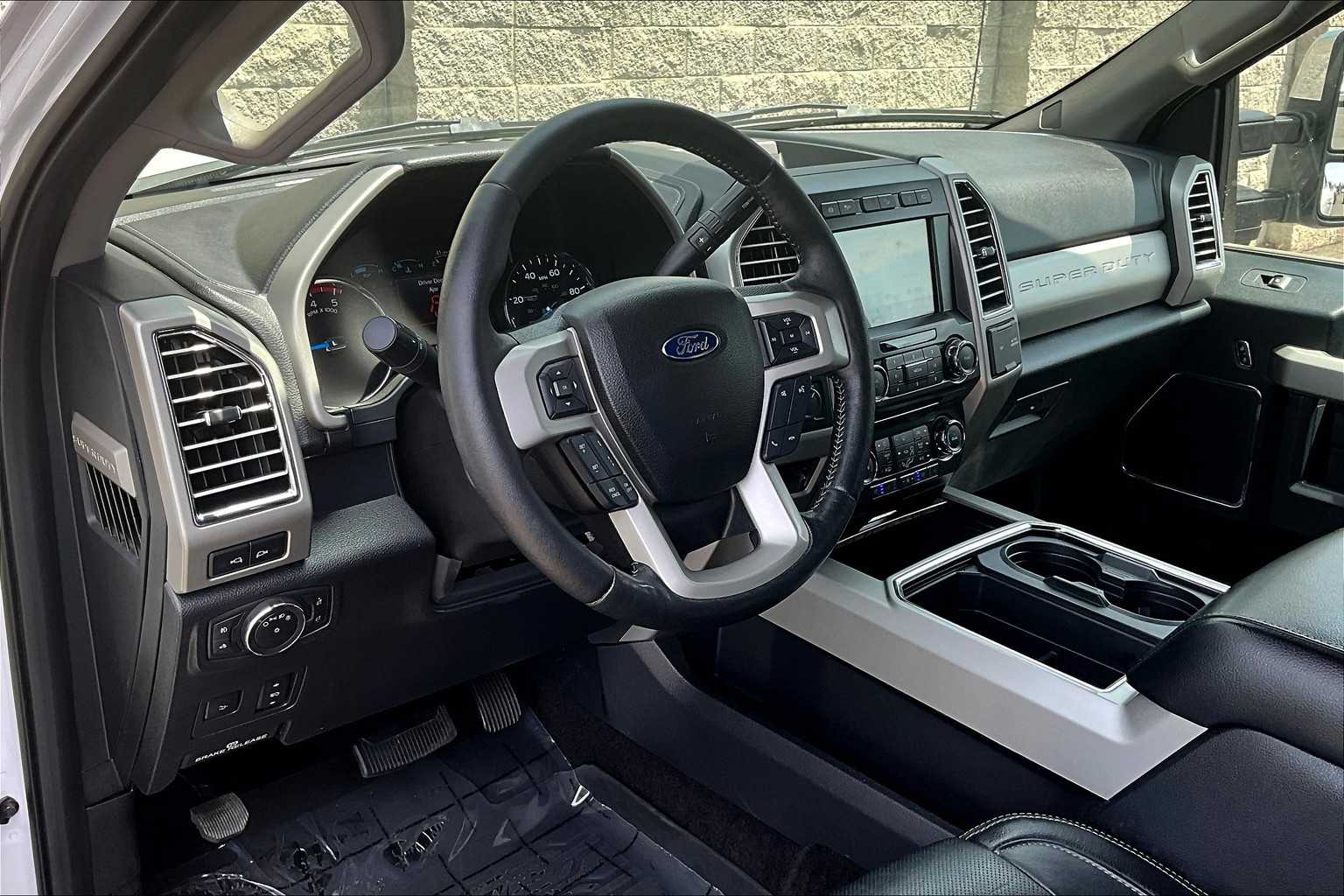 2017 Ford F-350 Lariat 2