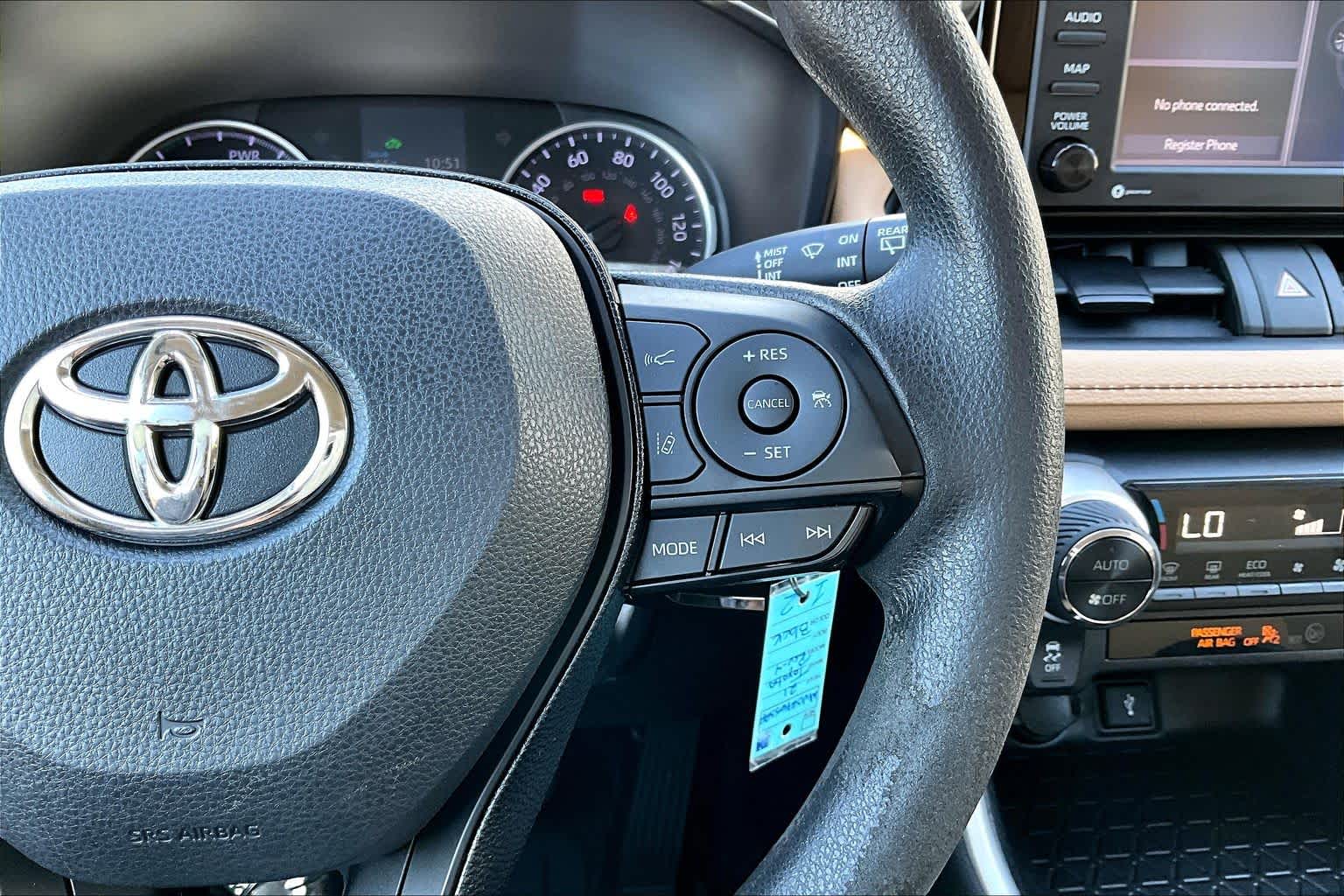 Thumbnail: 2021 Toyota RAV4 - 25