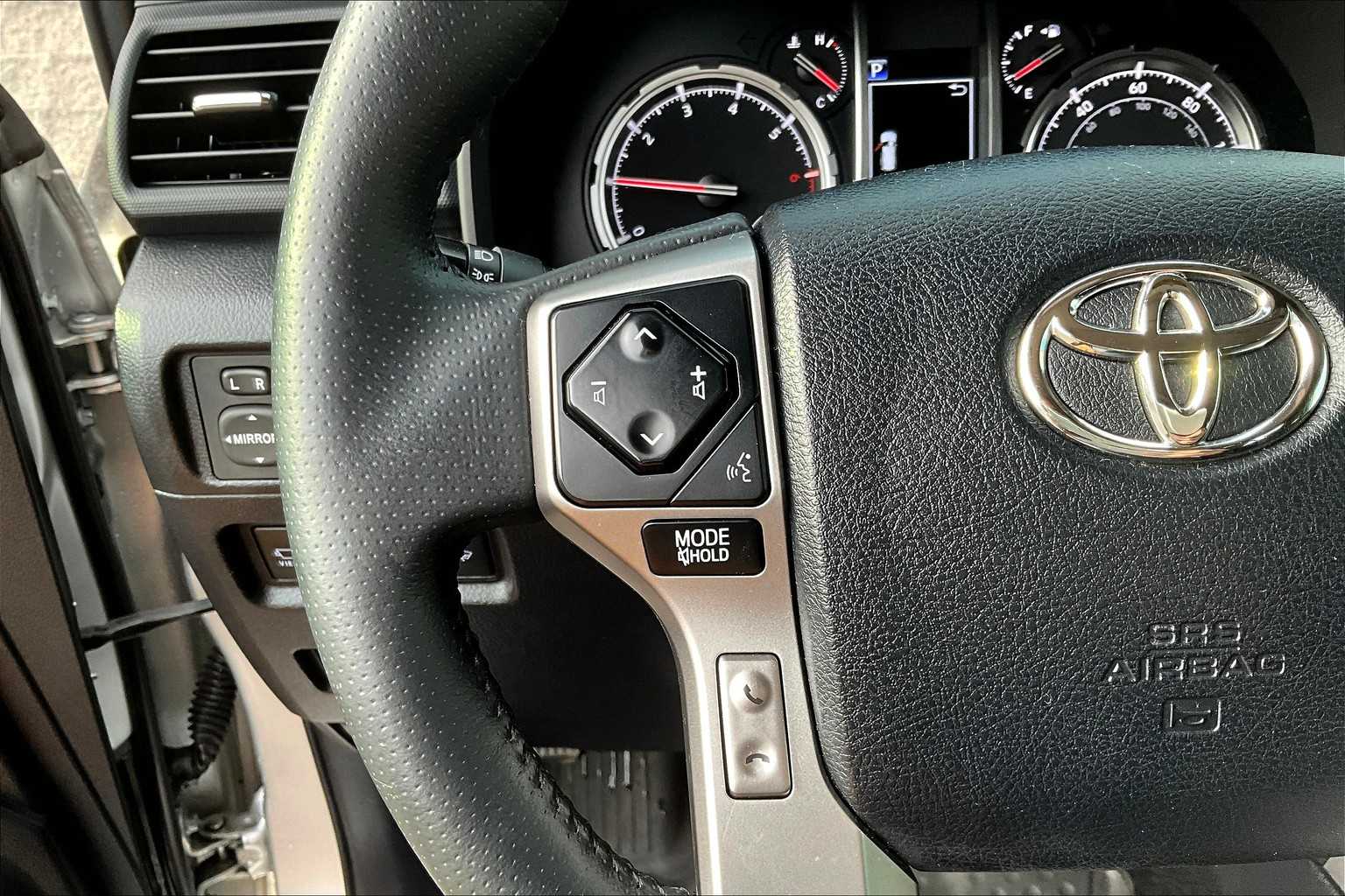Thumbnail: 2022 Toyota 4Runner - 24