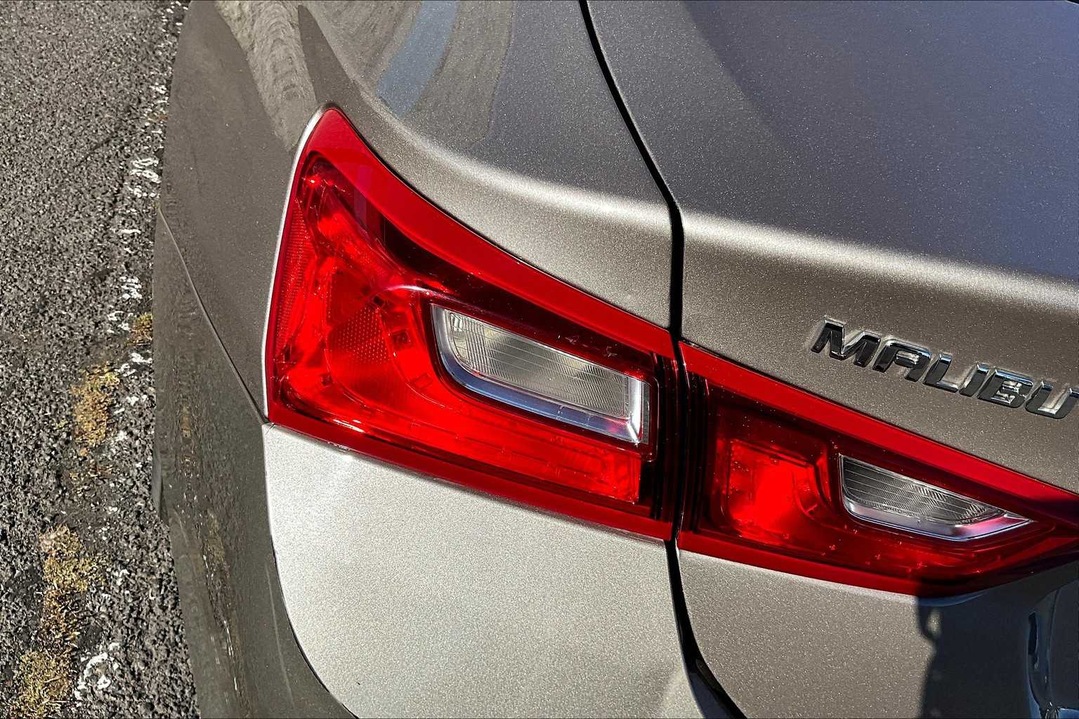 Thumbnail: 2023 Chevrolet Malibu - 32