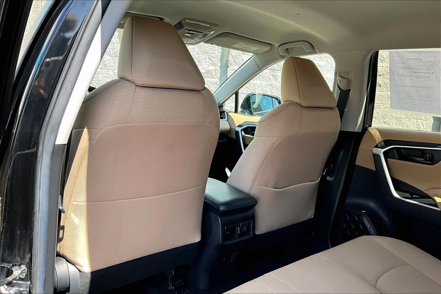 Thumbnail: 2021 Toyota RAV4 - 12