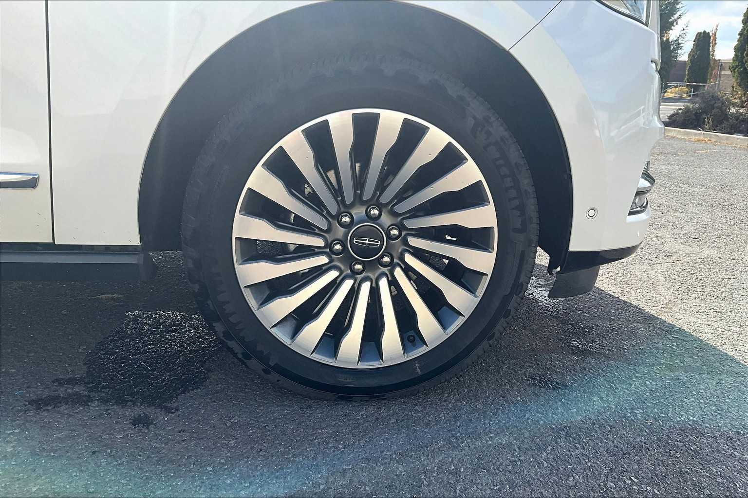 Thumbnail: 2019 Lincoln Navigator - 33