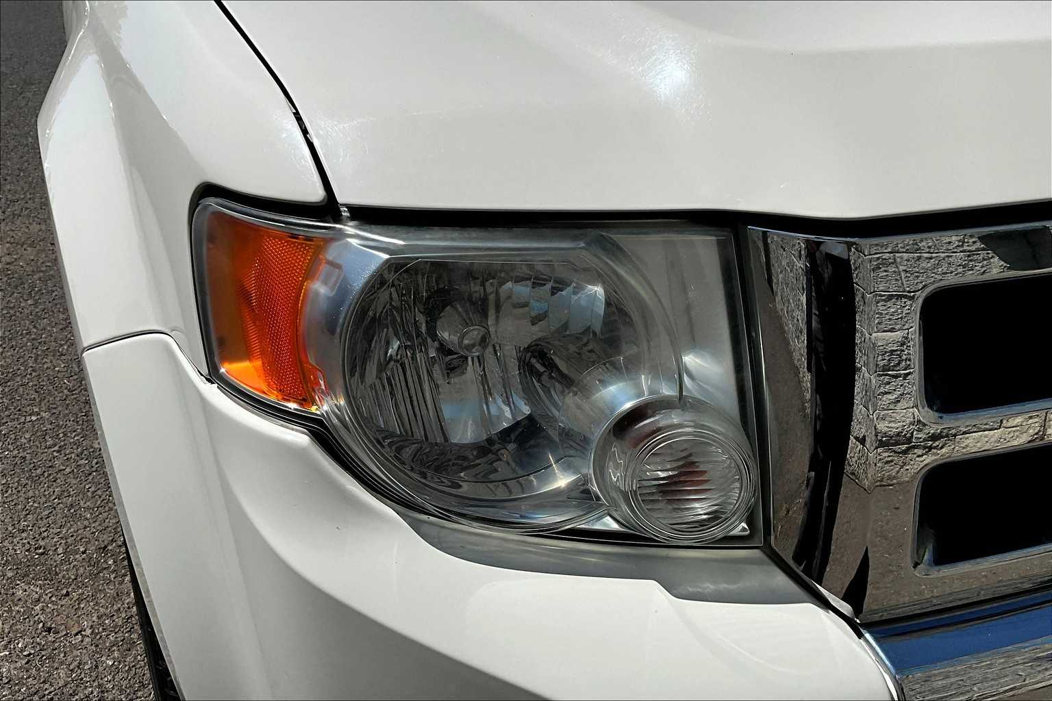 Thumbnail: 2010 Ford Escape - 31