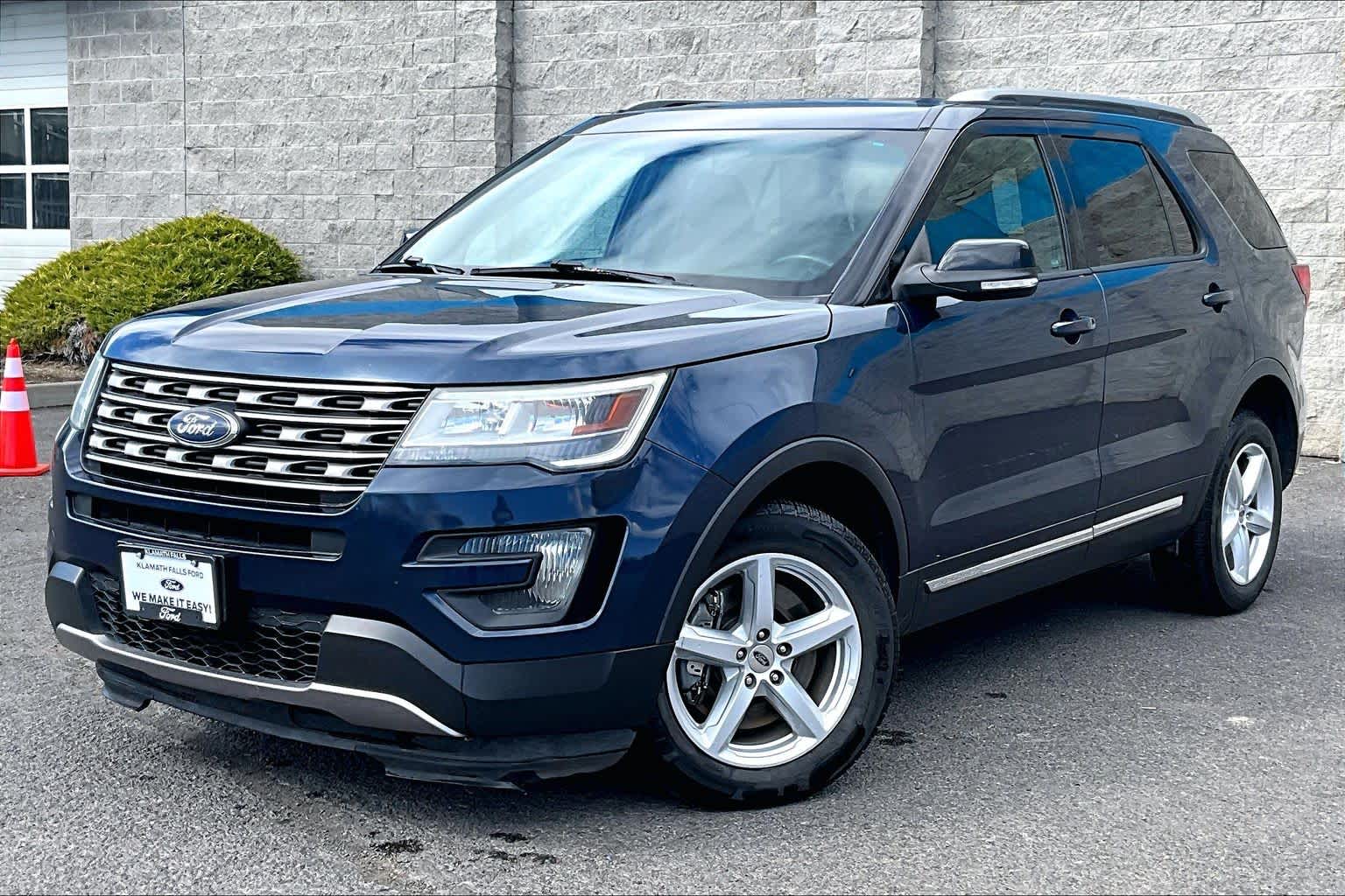 Thumbnail: 2016 Ford Explorer - 1