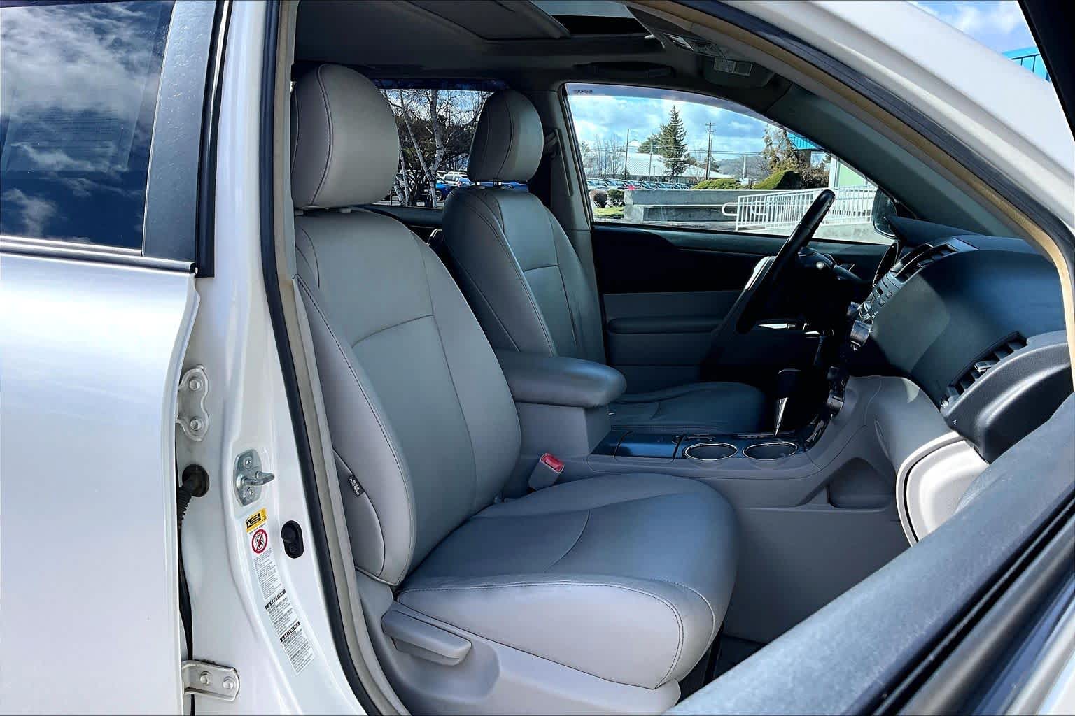 Thumbnail: 2010 Toyota Highlander - 13