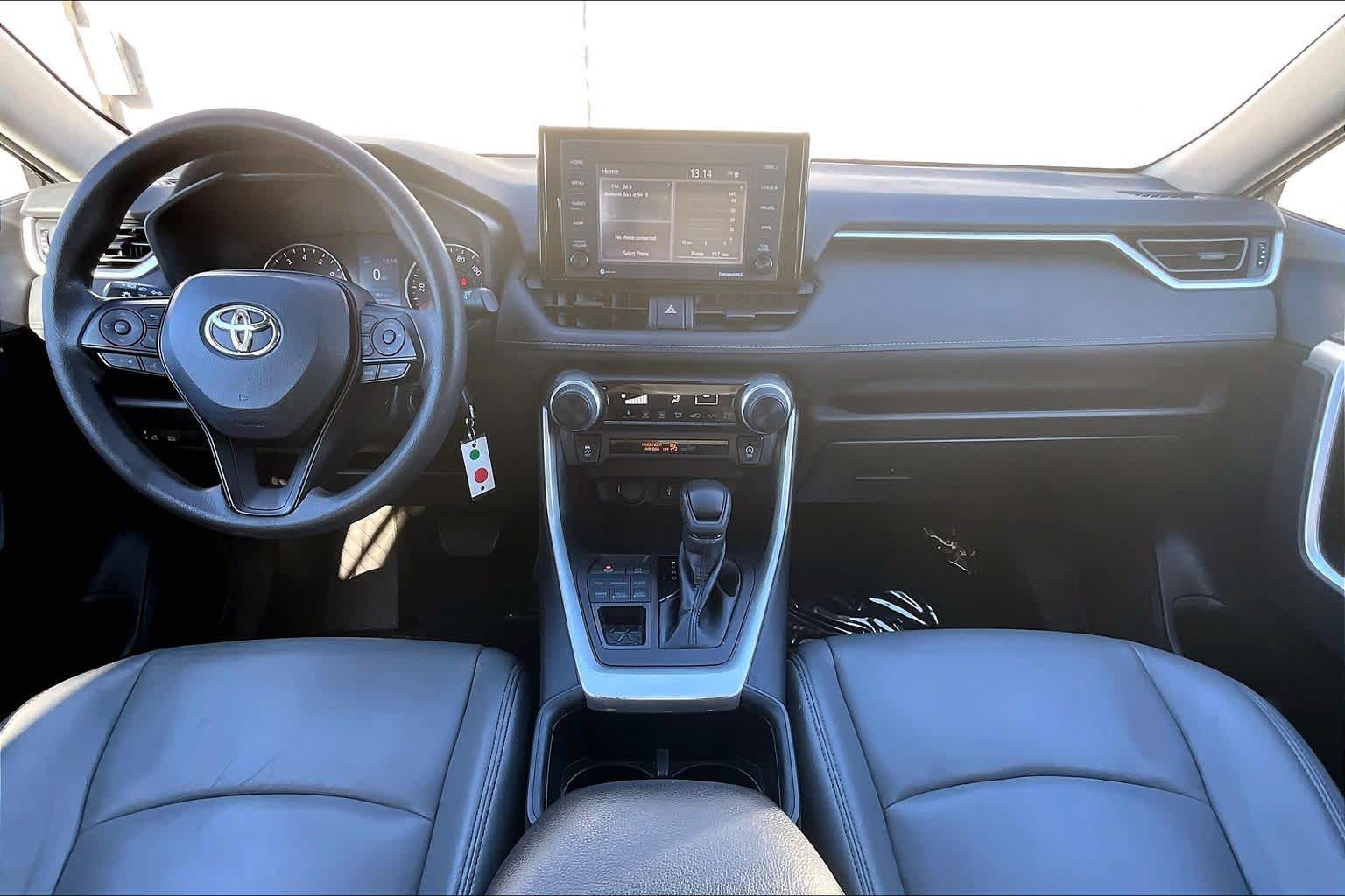 Thumbnail: 2022 Toyota RAV4 - 10