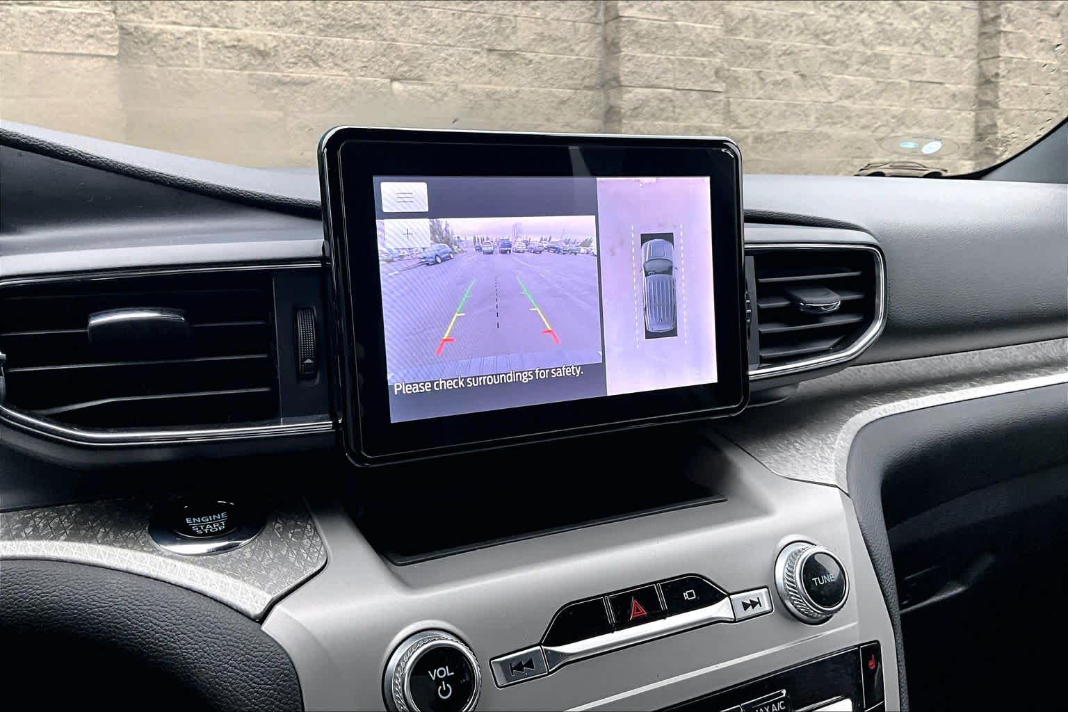 Thumbnail: 2022 Ford Explorer - 26