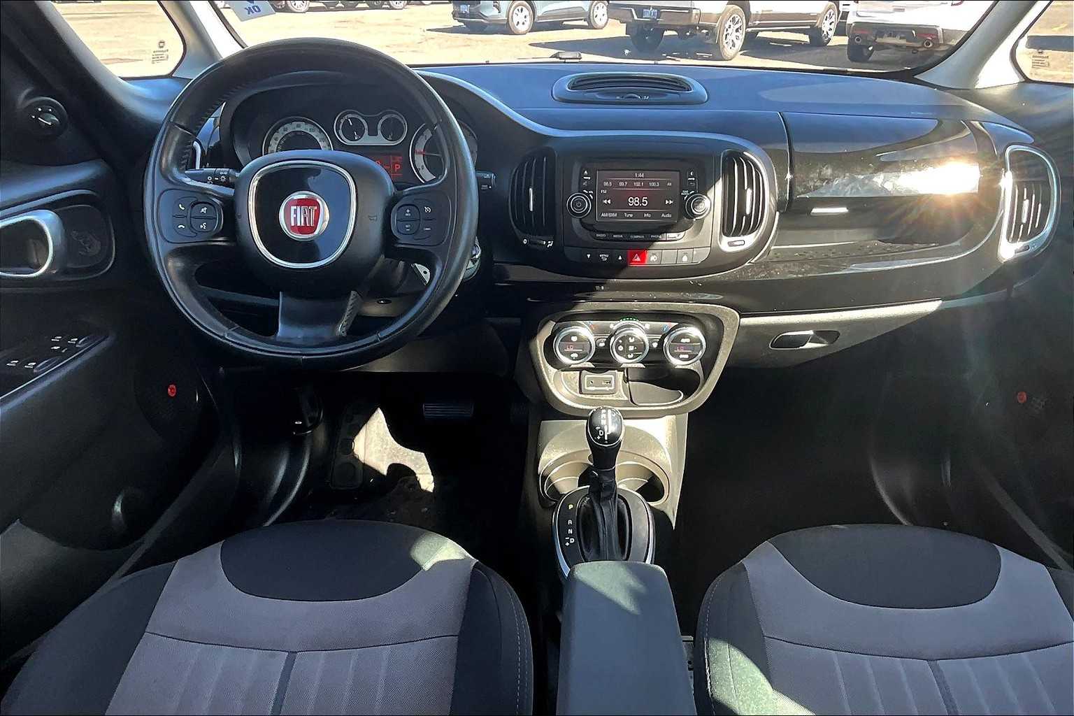 Thumbnail: 2016 Fiat 500L - 10