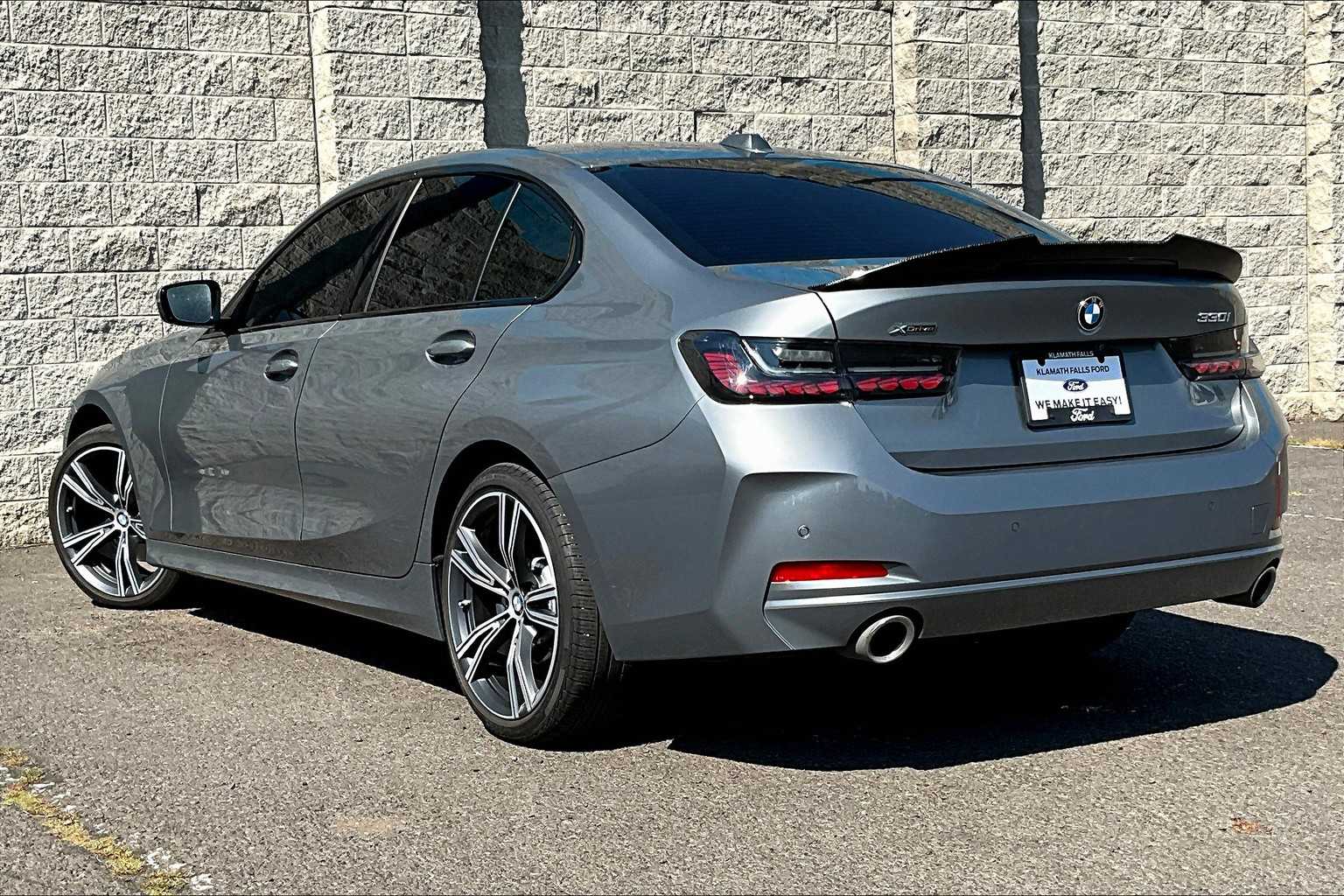 Thumbnail: 2023 BMW 3 Series - 4