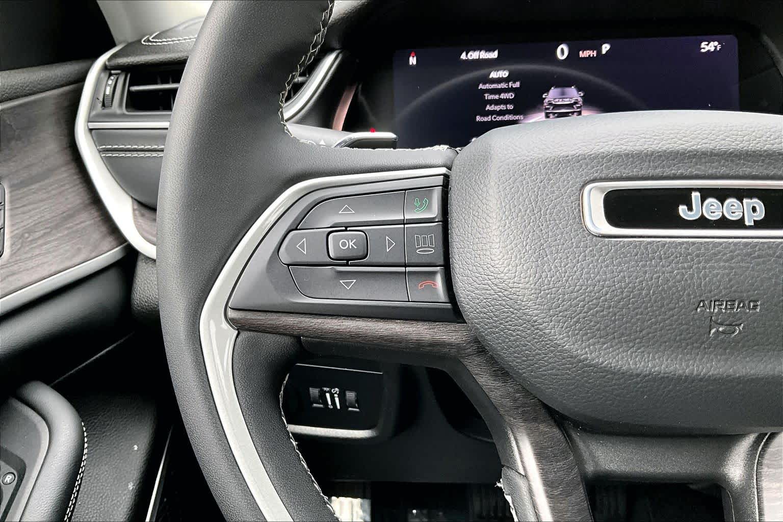 Thumbnail: 2023 Jeep Grand Cherokee - 23