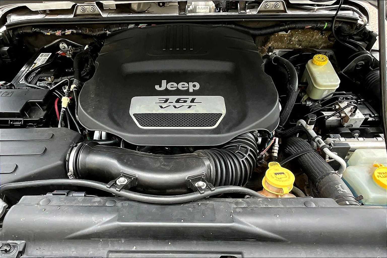 Thumbnail: 2013 Jeep Wrangler - 9