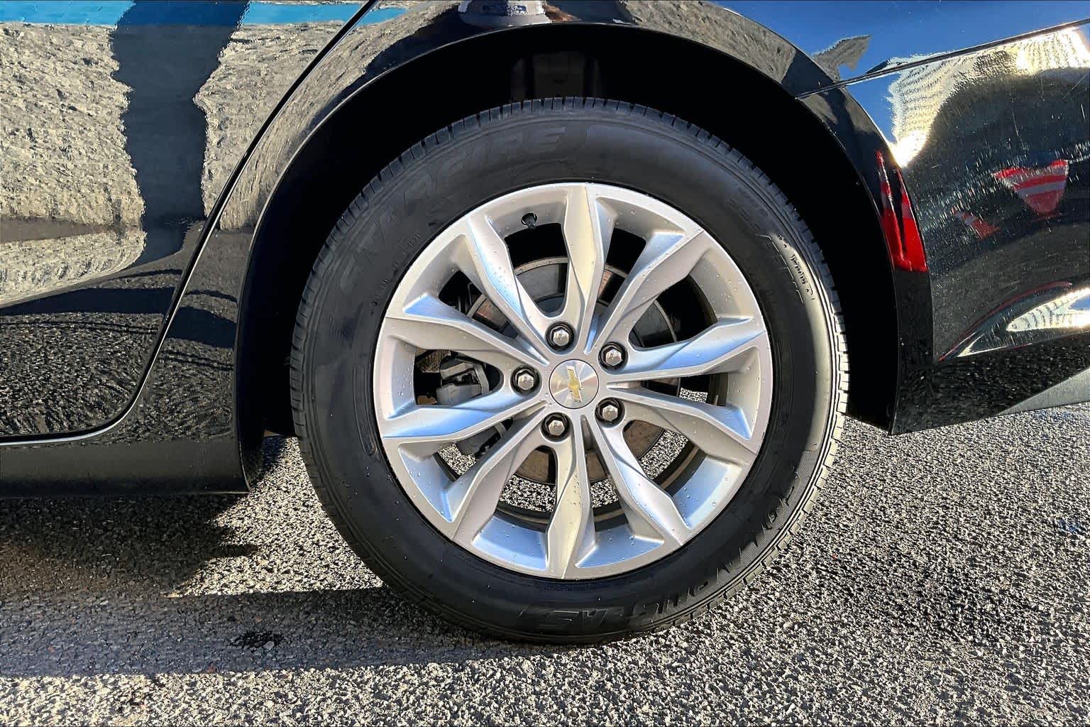 Thumbnail: 2019 Chevrolet Malibu - 35