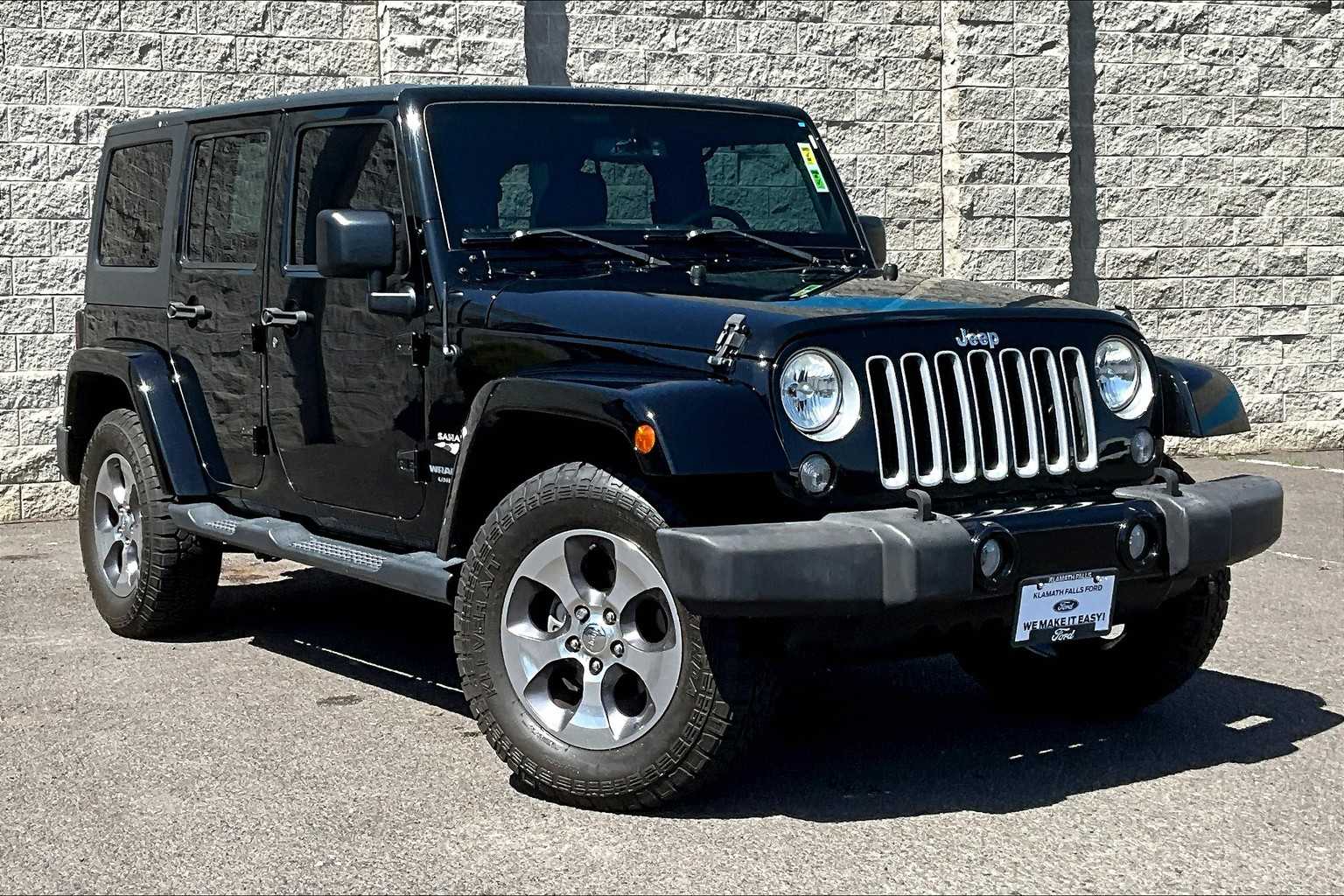 2016 Jeep Wrangler Unlimited Sahara 21