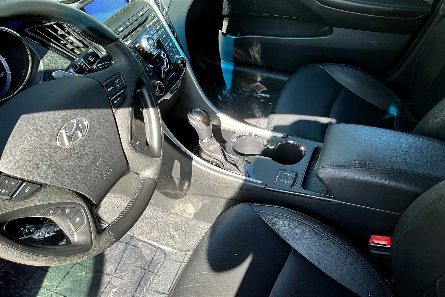 Thumbnail: 2011 Hyundai Sonata - 16