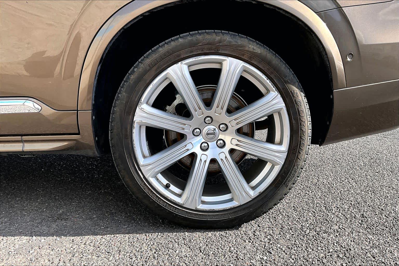 Thumbnail: 2017 Volvo XC90 - 35