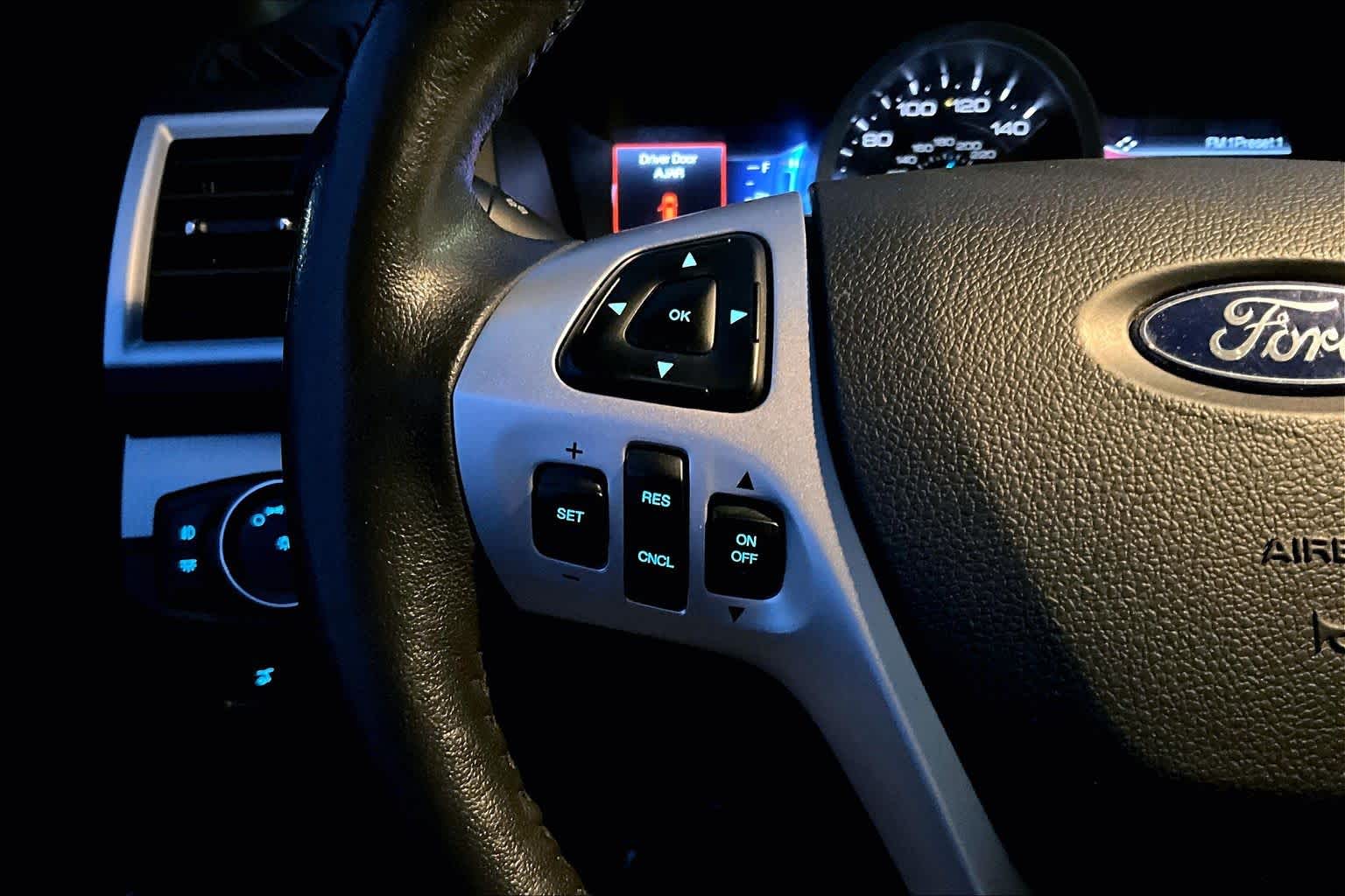 Thumbnail: 2015 Ford Explorer - 24