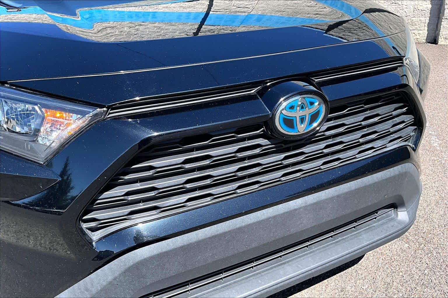 Thumbnail: 2021 Toyota RAV4 - 33