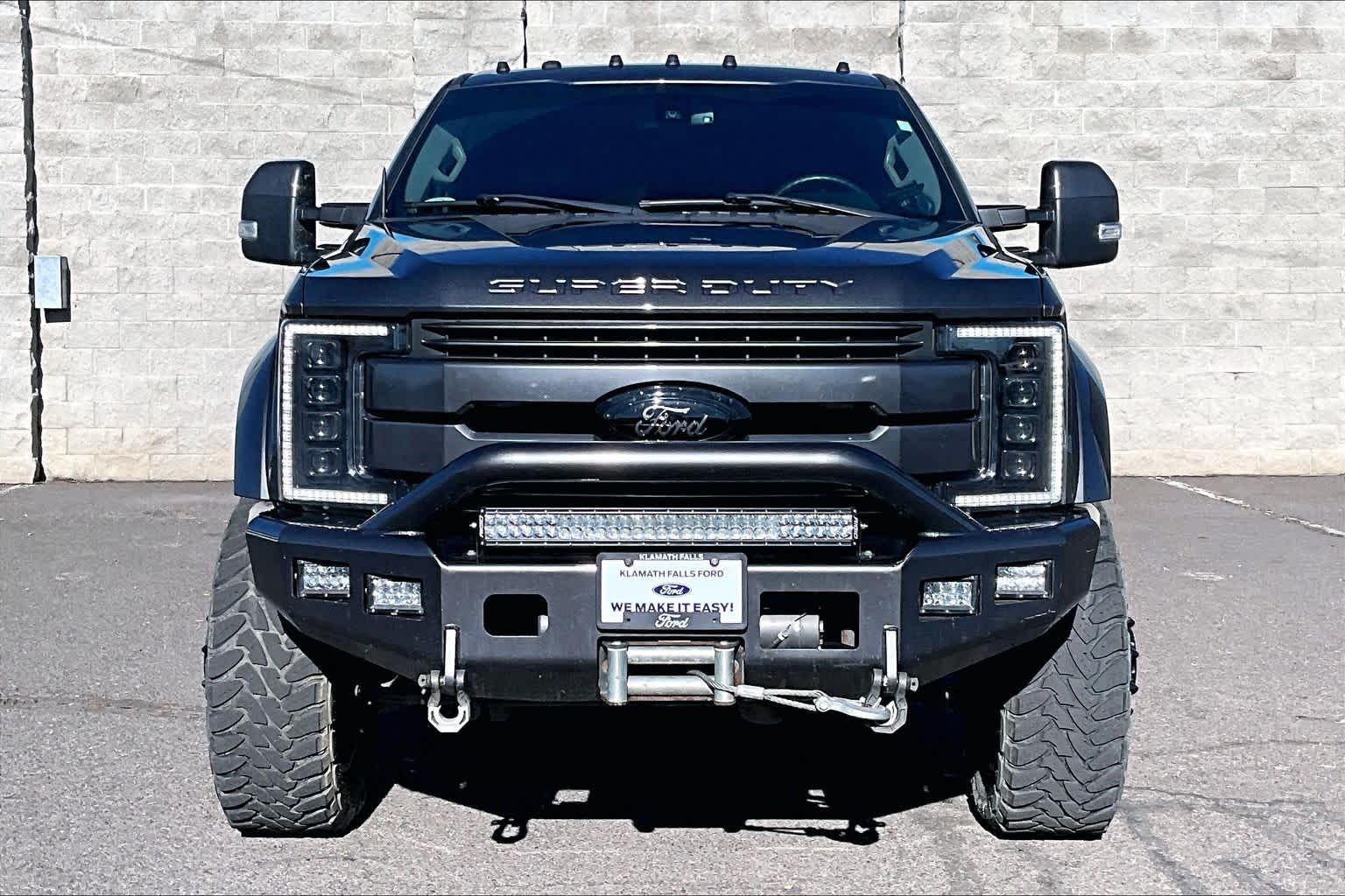 Thumbnail: 2017 Ford F-450 - 6