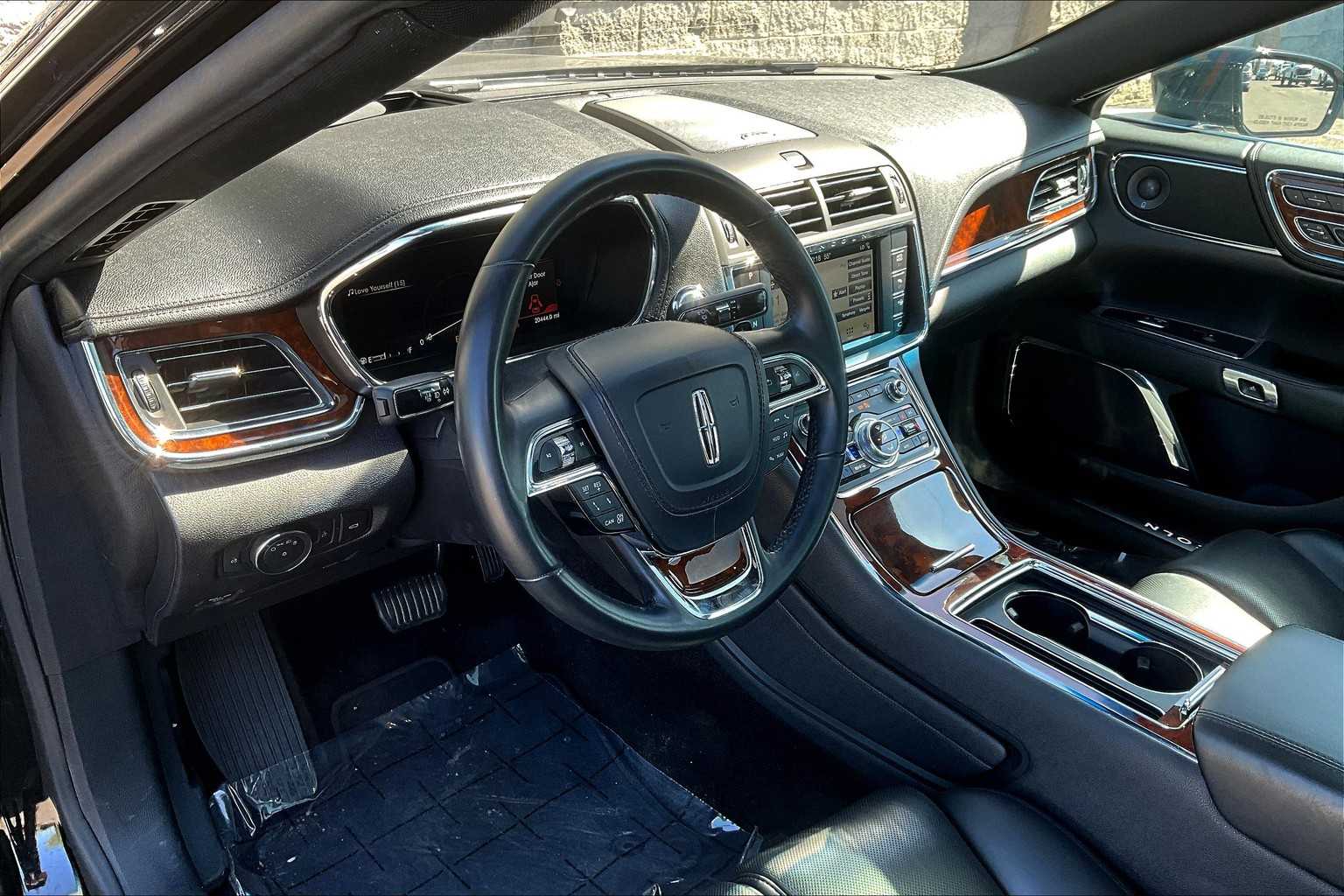 Thumbnail: 2018 Lincoln Continental - 2