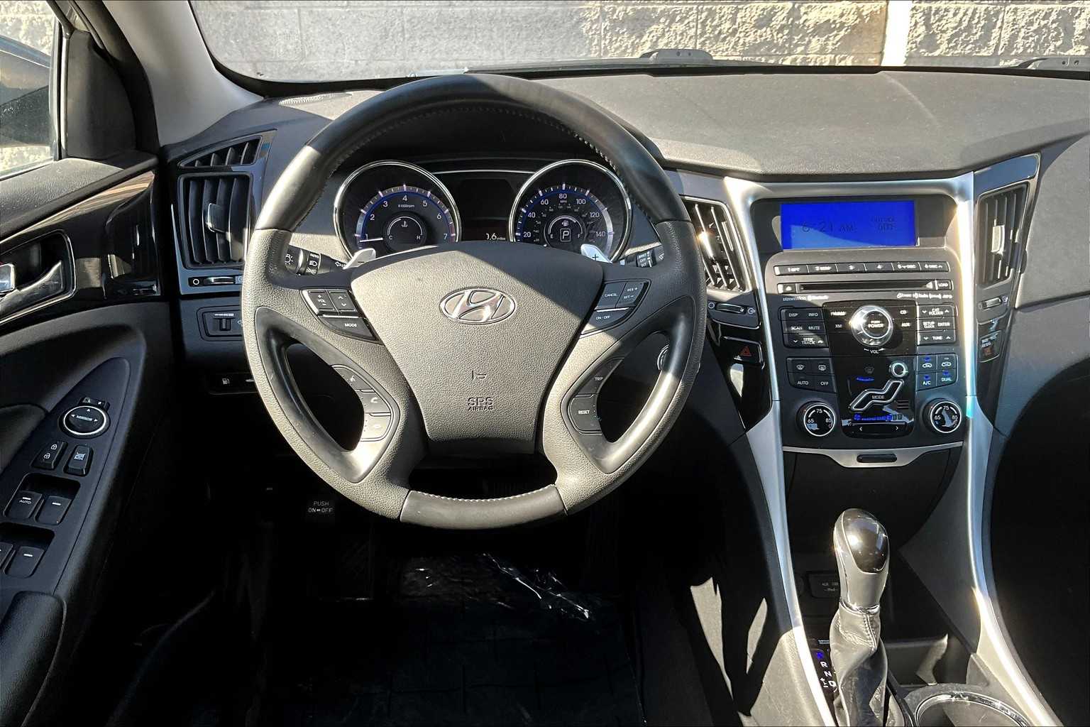Thumbnail: 2011 Hyundai Sonata - 14