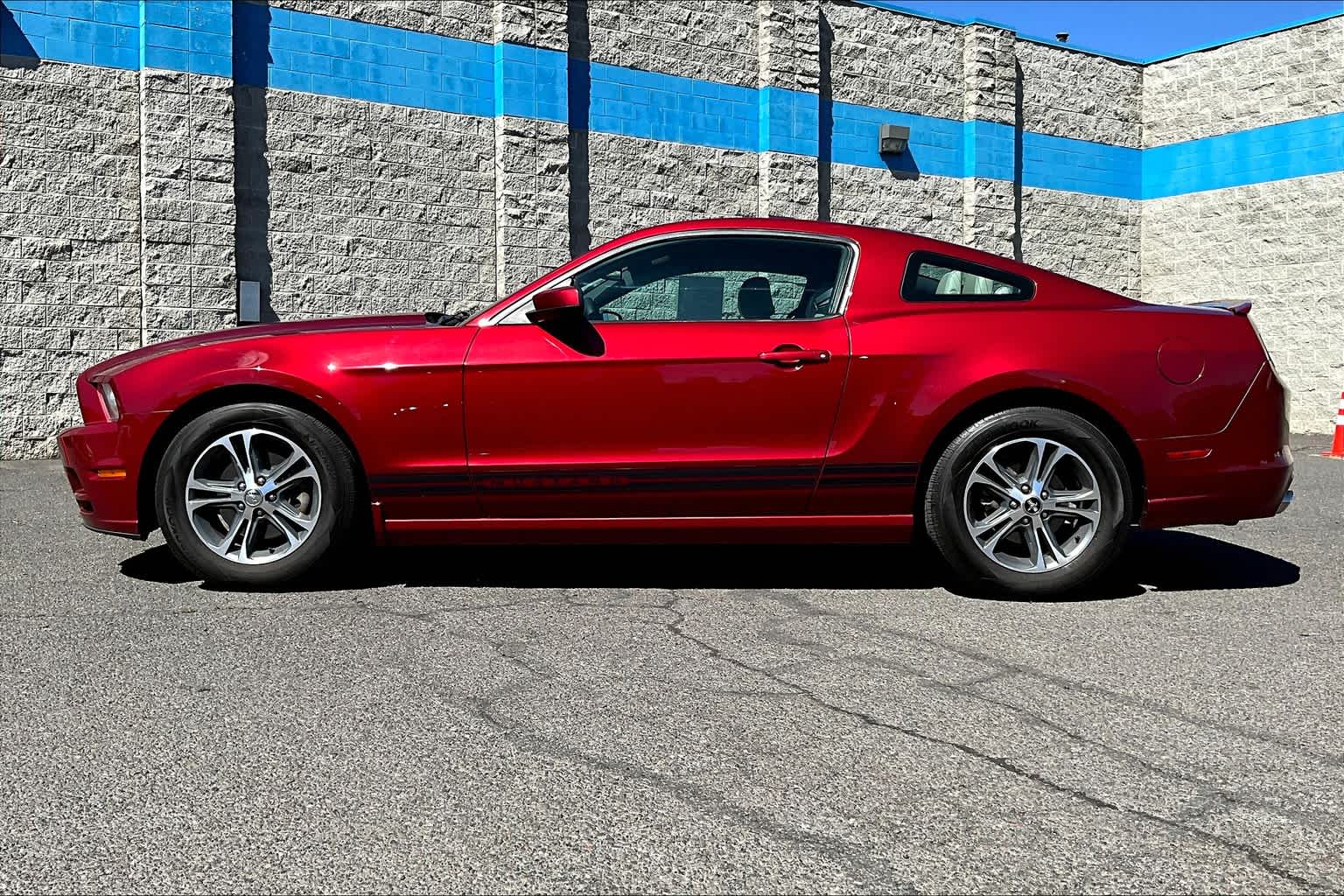 2014 Ford Mustang Premium 3