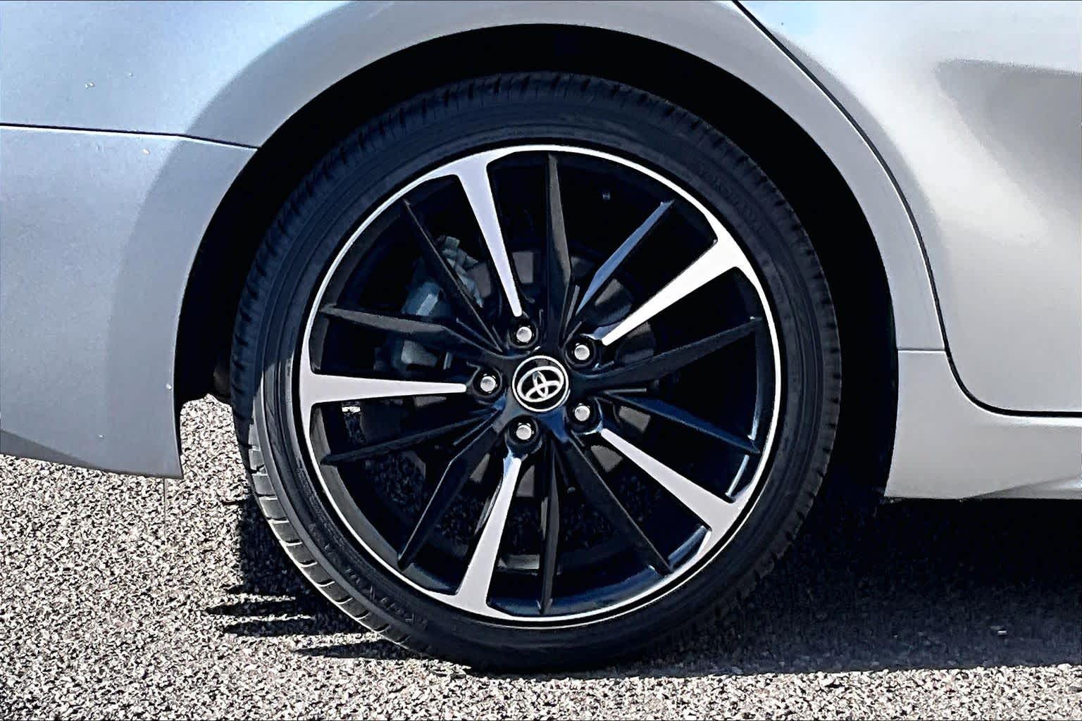 Thumbnail: 2020 Toyota Camry - 36