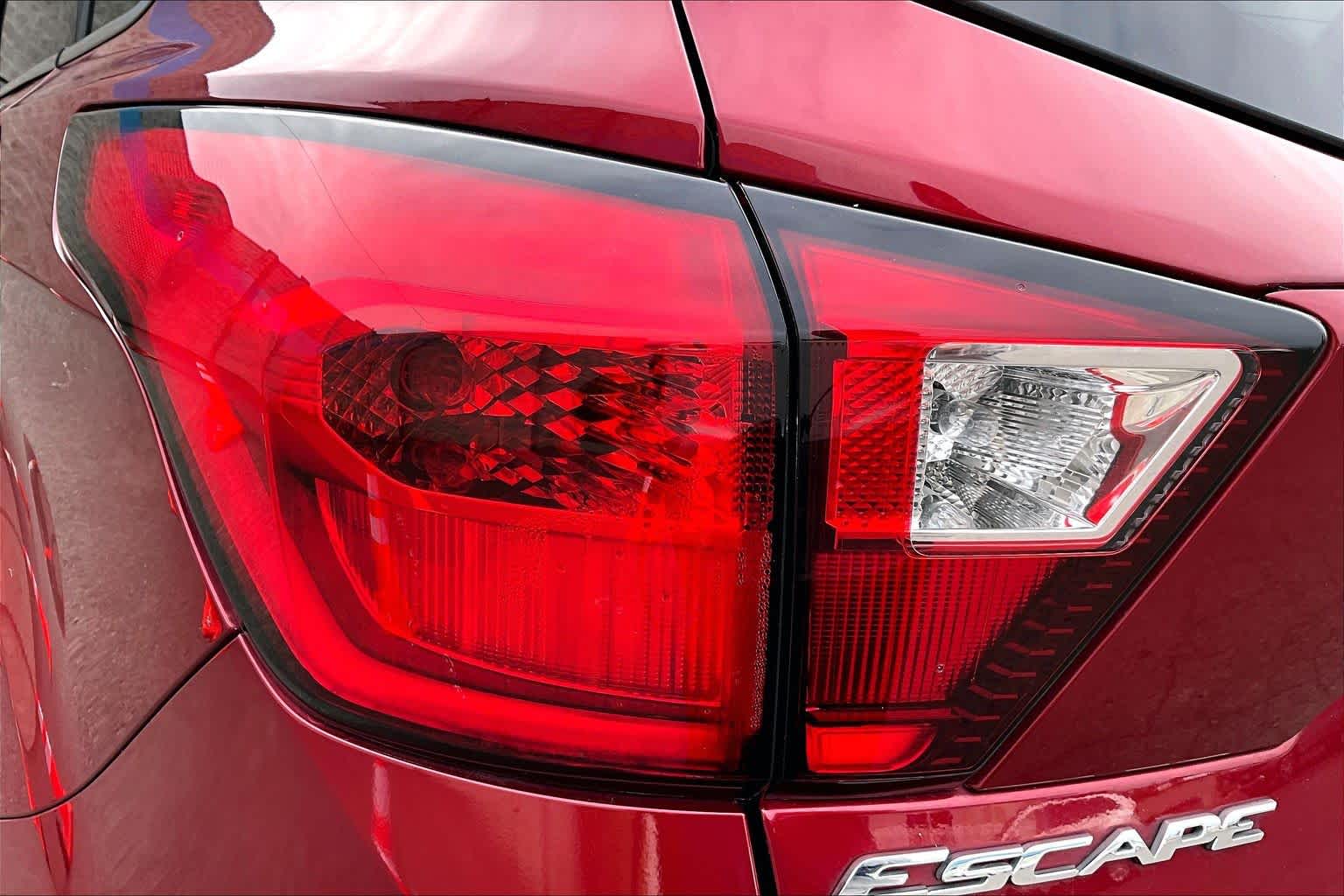 Thumbnail: 2019 Ford Escape - 32