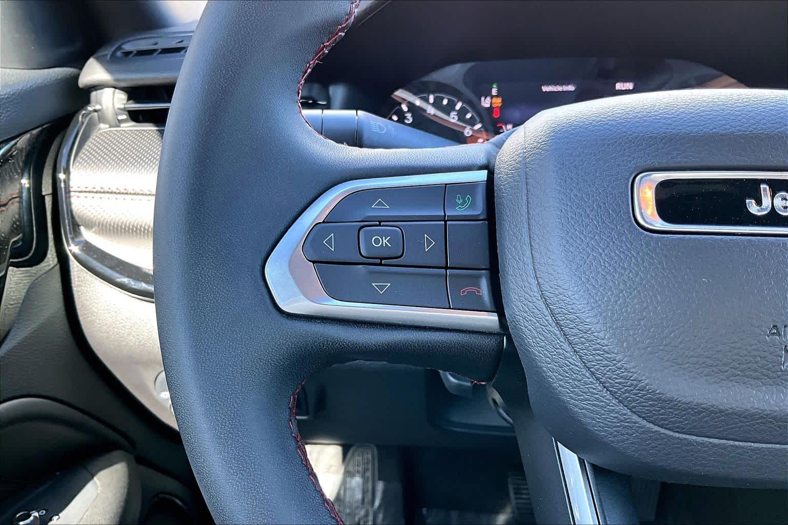 Thumbnail: 2025 Jeep Compass - 24