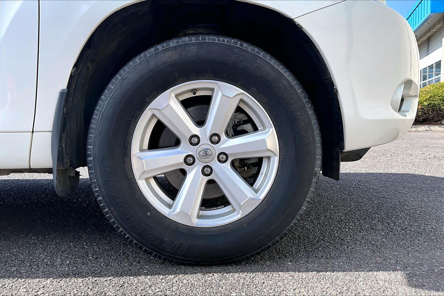 Thumbnail: 2010 Toyota Highlander - 34