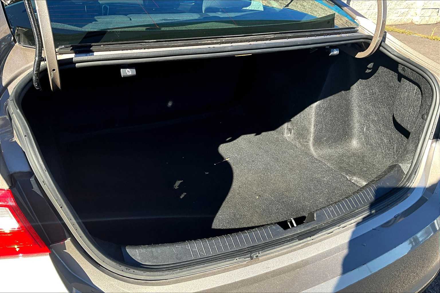 Thumbnail: 2023 Chevrolet Malibu - 18