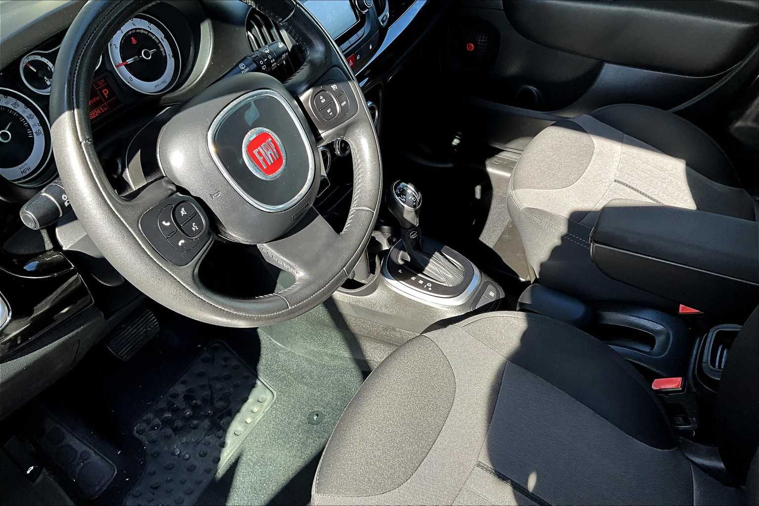 Thumbnail: 2016 Fiat 500L - 16