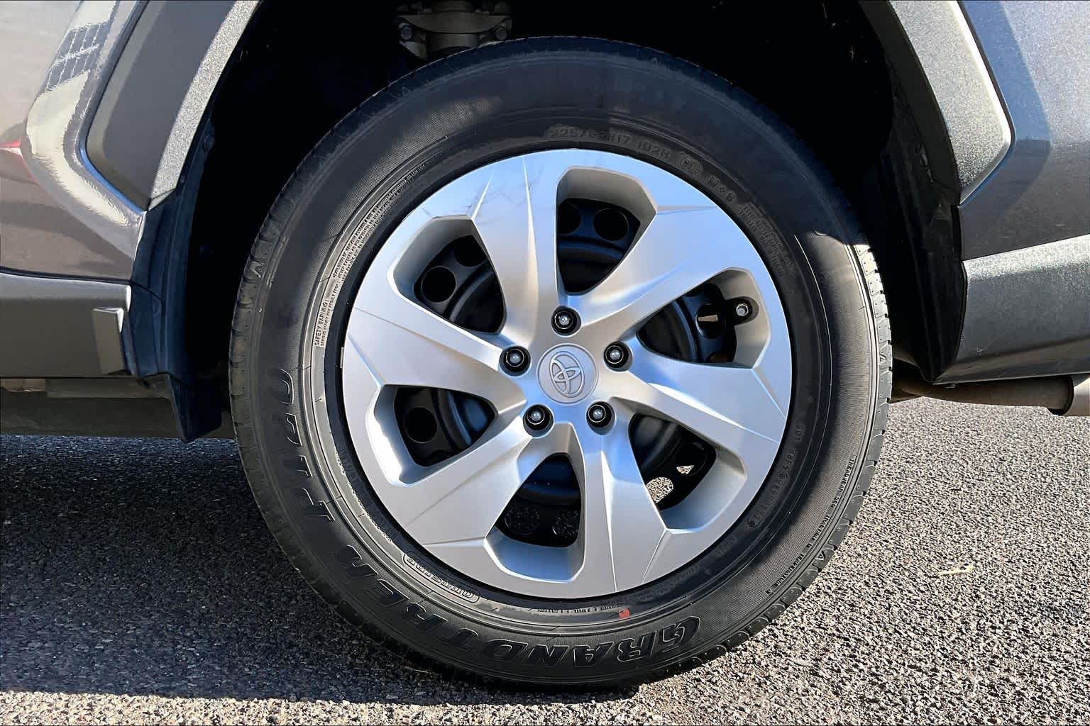 Thumbnail: 2022 Toyota RAV4 - 35