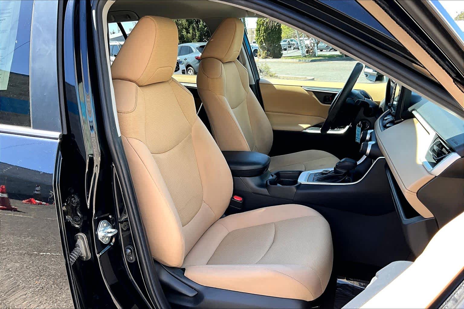 Thumbnail: 2021 Toyota RAV4 - 13