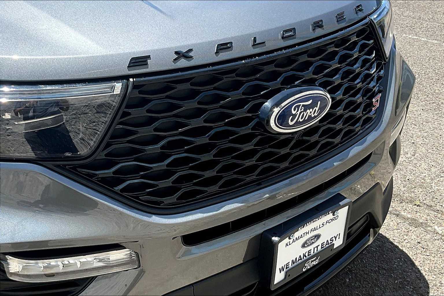 Thumbnail: 2023 Ford Explorer - 33