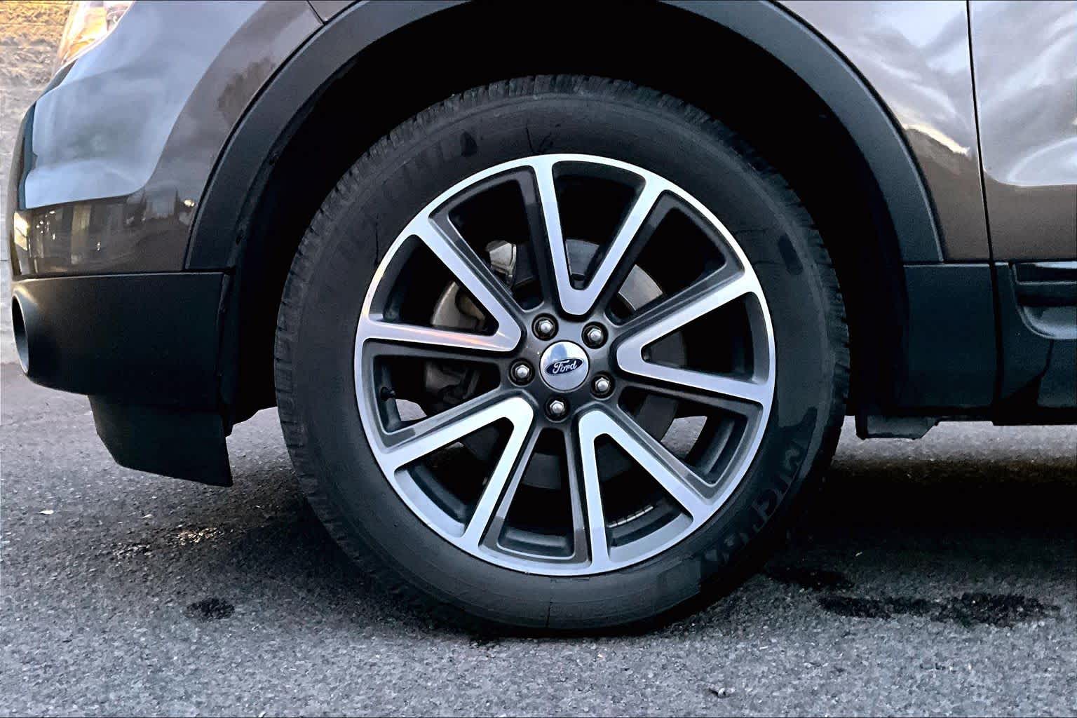 Thumbnail: 2015 Ford Explorer - 8