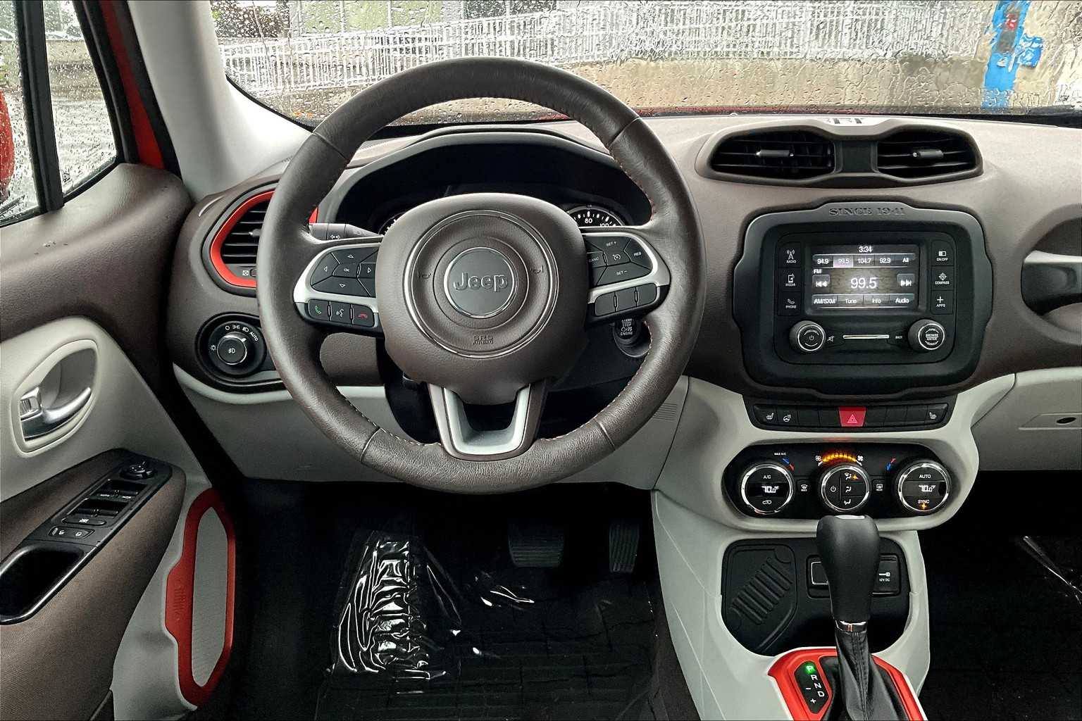Thumbnail: 2017 Jeep Renegade - 14