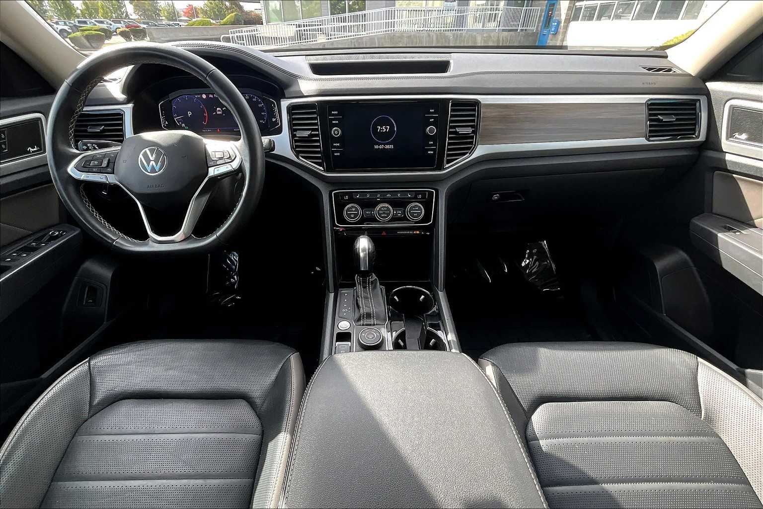 Thumbnail: 2021 Volkswagen Atlas - 10