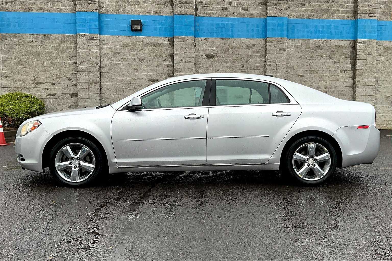 Thumbnail: 2012 Chevrolet Malibu - 3