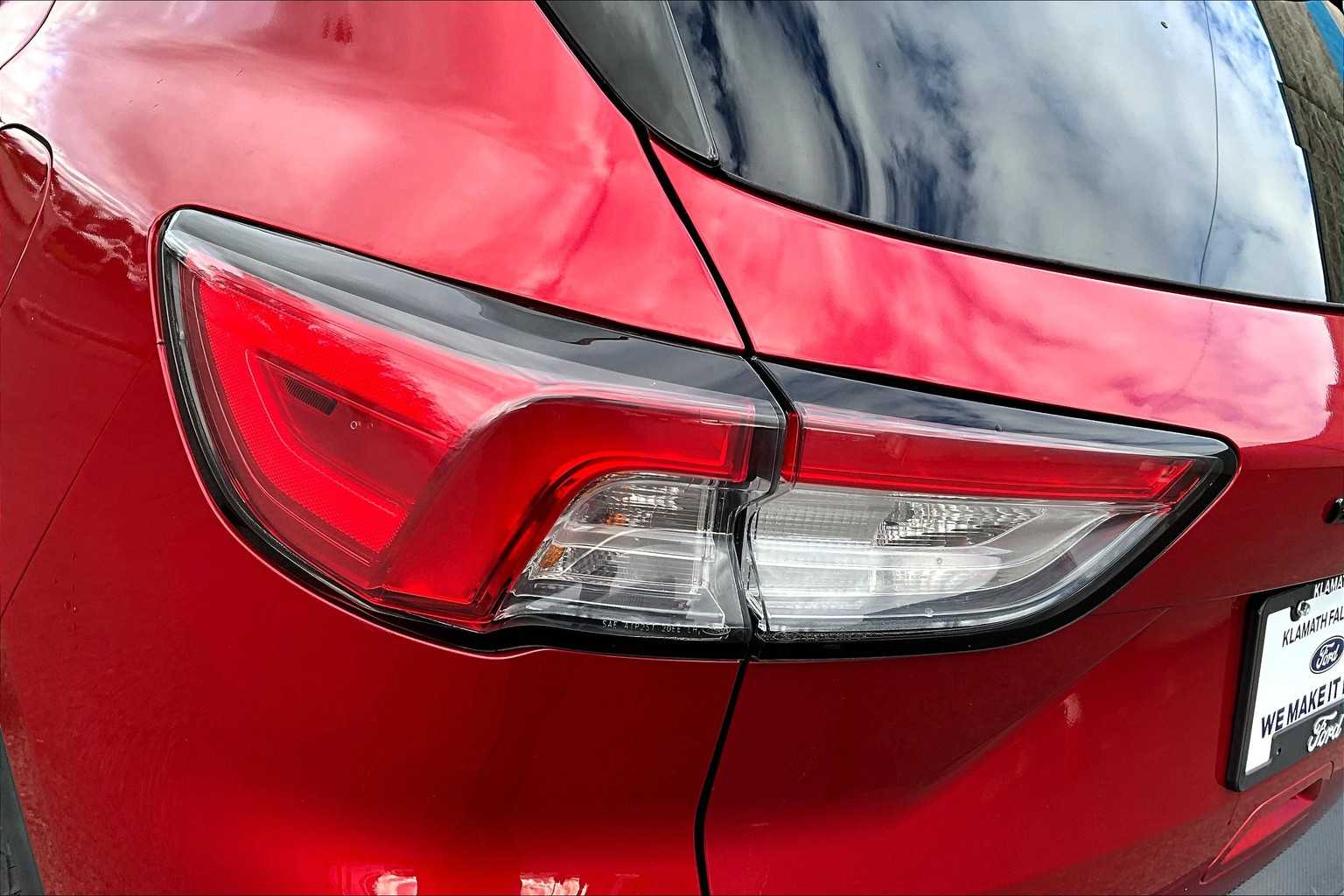 Thumbnail: 2022 Ford Escape - 32